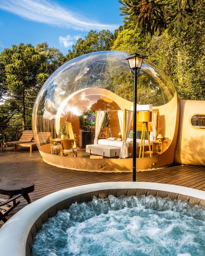 Bubble transparente com jacuzzi em primeiro plano na operação Zion